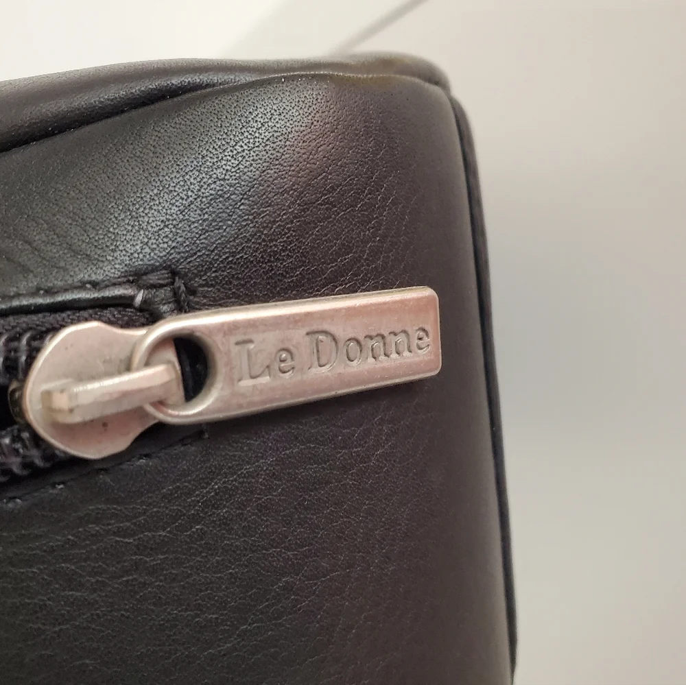 Le Donne Leather Side-Zip Shoulder Bag